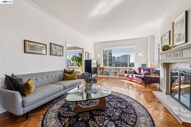 492 Staten Ave 1002, Oakland, CA 94610