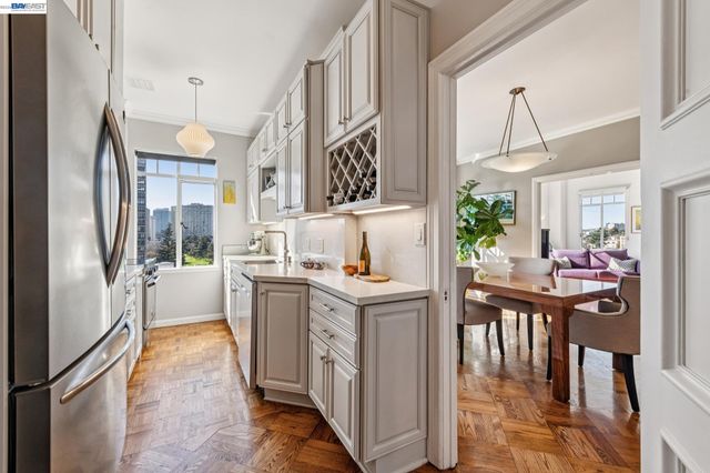 492 Staten Ave 1002, Oakland, CA 94610