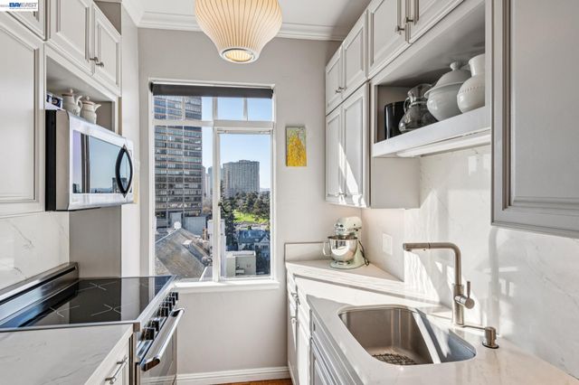 492 Staten Ave 1002, Oakland, CA 94610