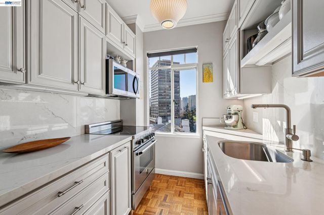 492 Staten Ave 1002, Oakland, CA 94610