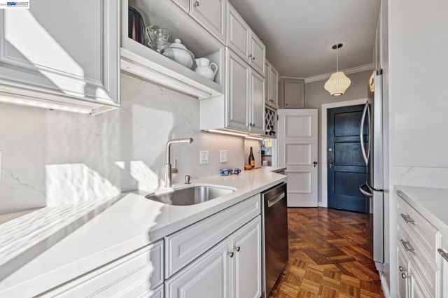 492 Staten Ave 1002, Oakland, CA 94610