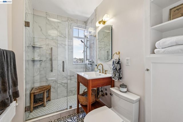 492 Staten Ave 1002, Oakland, CA 94610