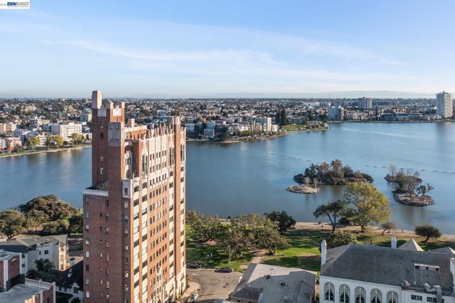 492 Staten Ave 1002, Oakland, CA 94610