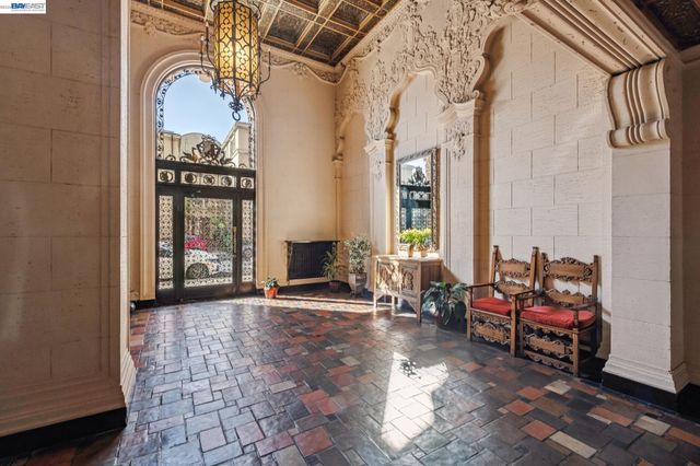 492 Staten Ave 1002, Oakland, CA 94610