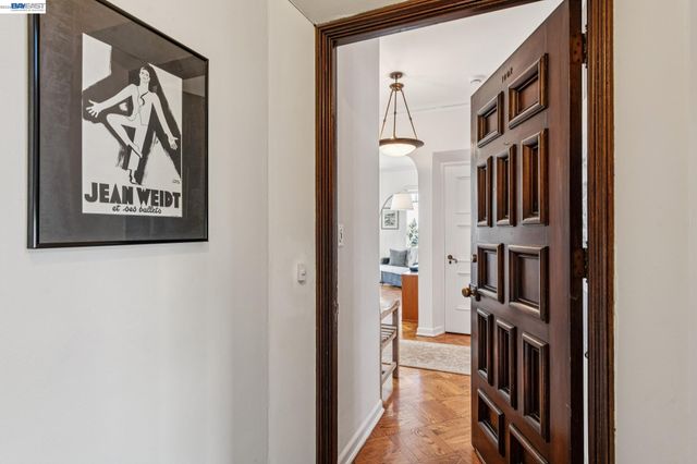 492 Staten Ave 1002, Oakland, CA 94610