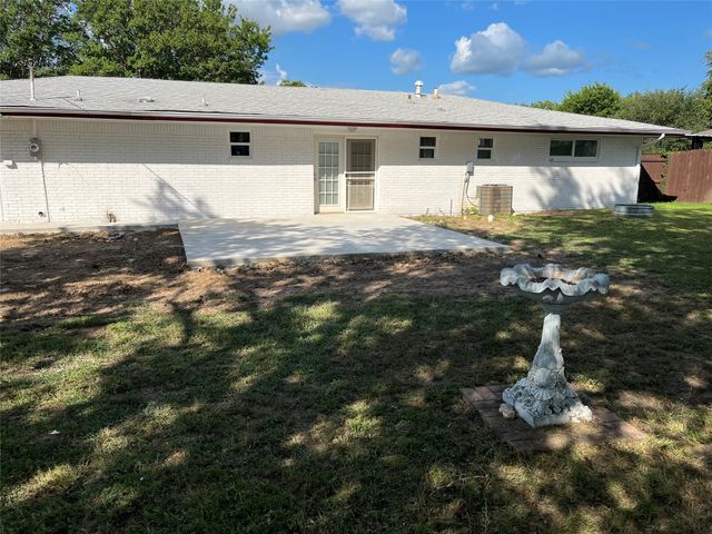 110 Circle Drive, Point, TX 75472