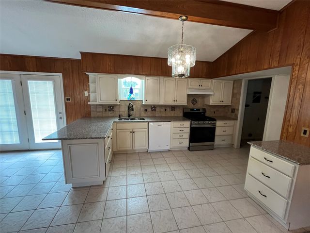 110 Circle Drive, Point, TX 75472