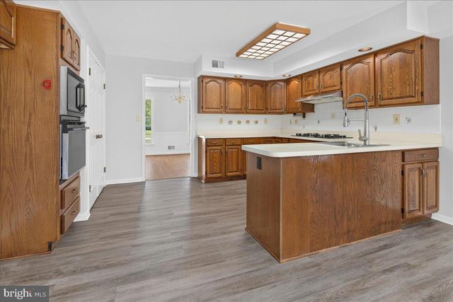 17 HUNTINGTON DR, Princeton Junction, NJ 08550