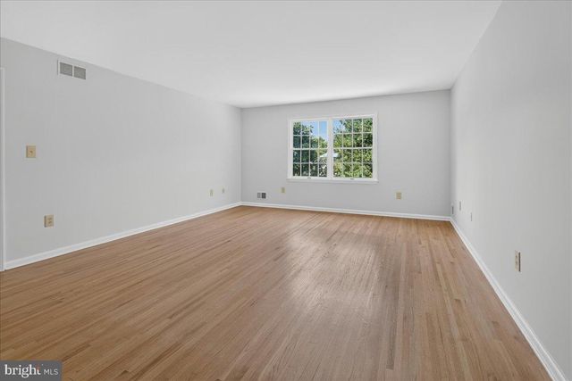 17 HUNTINGTON DR, Princeton Junction, NJ 08550