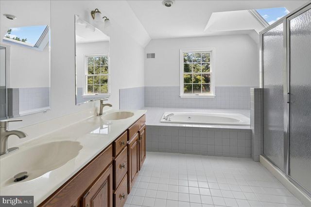 17 HUNTINGTON DR, Princeton Junction, NJ 08550