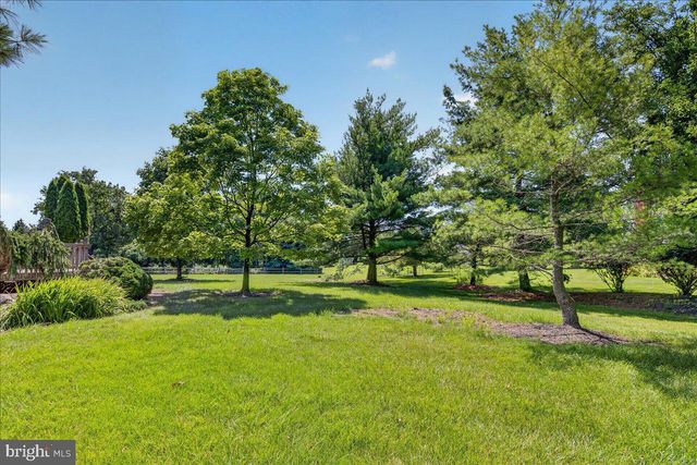 17 HUNTINGTON DR, Princeton Junction, NJ 08550