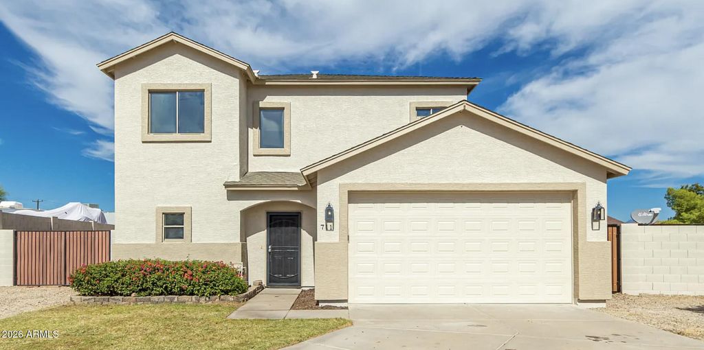 711 S PAUSTIAN Circle, Apache Junction, AZ 85120