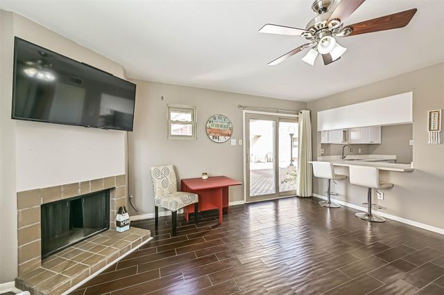 7312 Seawall Boulevard 112, Galveston, TX 77551