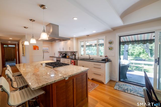 901 River Road, Groton, CT 06355