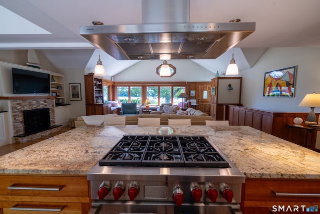 901 River Road, Groton, CT 06355