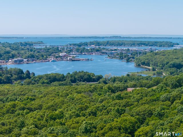 901 River Road, Groton, CT 06355