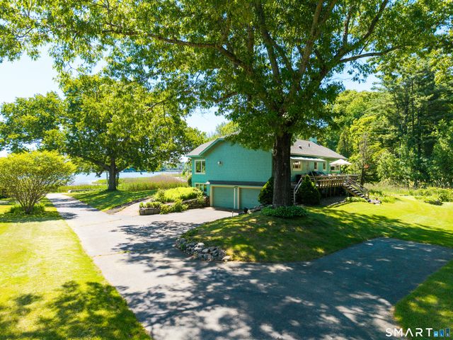 901 River Road, Groton, CT 06355
