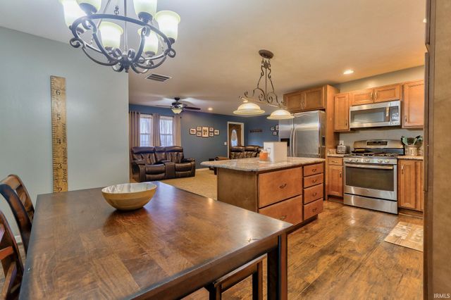 11316 Bayview Court, Evansville, IN 47712