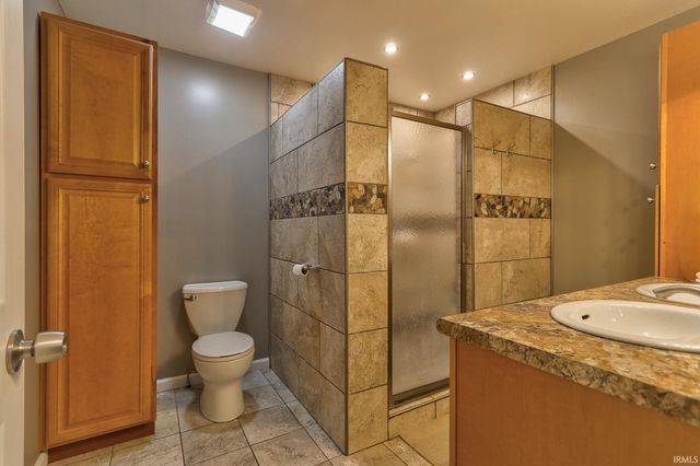 11316 Bayview Court, Evansville, IN 47712