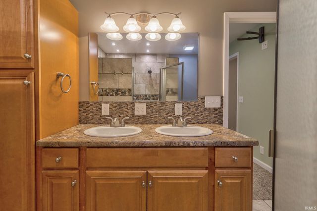 11316 Bayview Court, Evansville, IN 47712