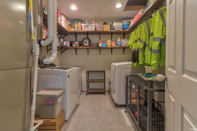 11316 Bayview Court, Evansville, IN 47712