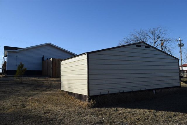 801 W 16th Street, Sulphur, OK 73086