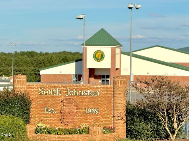 394 Pecan Valley Way, Four Oaks, NC 27524