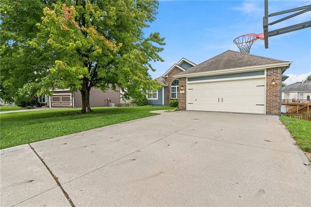 9101 NE 110th Street, Kansas City, MO 64157