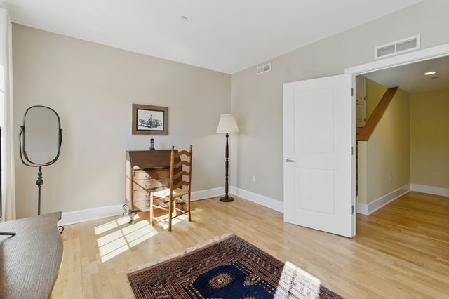 2 Powder Mill Sq 2B, Andover, MA 01810