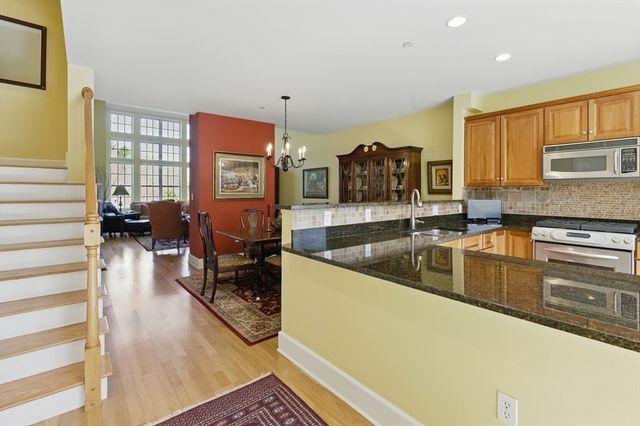 2 Powder Mill Sq 2B, Andover, MA 01810
