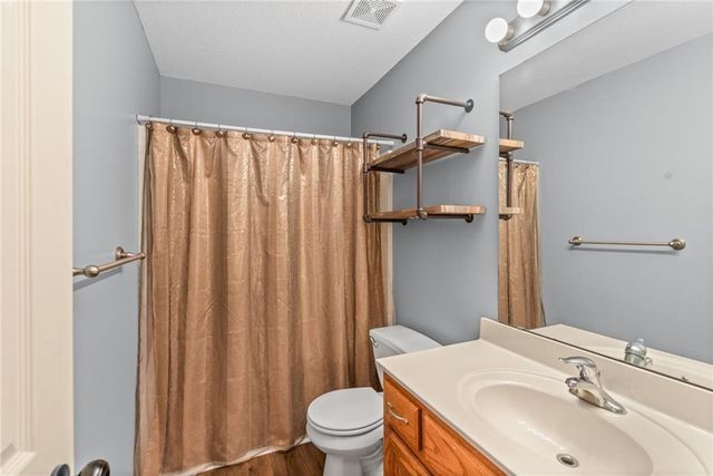 423 N Armstrong Street, Pleasant Hill, MO 64080