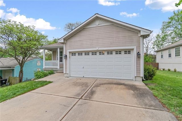 423 N Armstrong Street, Pleasant Hill, MO 64080