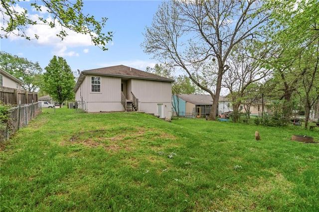 423 N Armstrong Street, Pleasant Hill, MO 64080