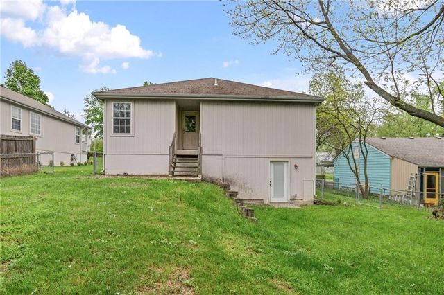 423 N Armstrong Street, Pleasant Hill, MO 64080
