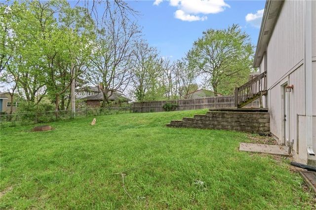 423 N Armstrong Street, Pleasant Hill, MO 64080