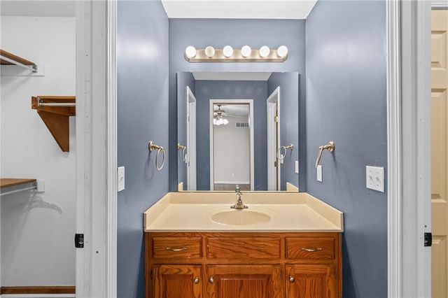 423 N Armstrong Street, Pleasant Hill, MO 64080