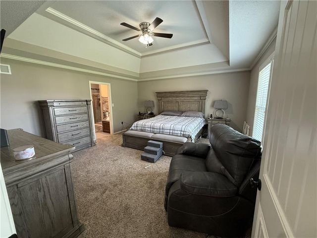 3817 SW Briarwood Oaks Drive, Blue Springs, MO 64015