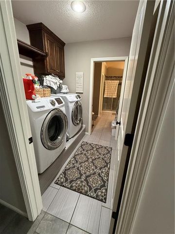 3817 SW Briarwood Oaks Drive, Blue Springs, MO 64015