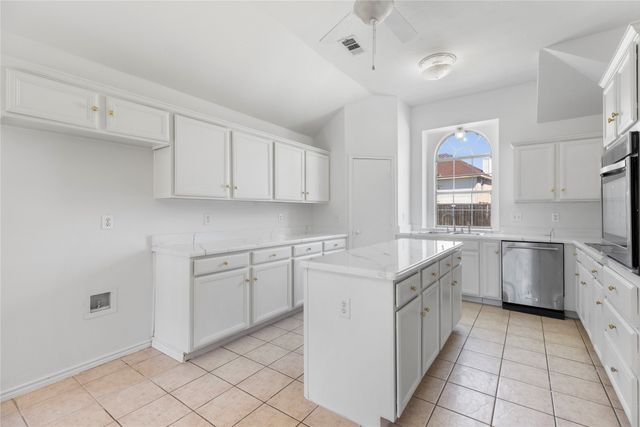 10609 Pineview Lane, Frisco, TX 75035