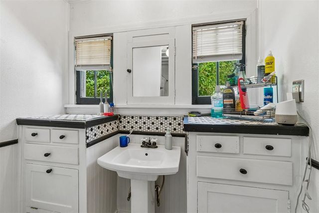 11 W Drummond Street, Shawnee, OK 74801