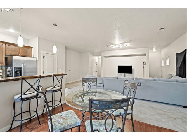 8648 Ne DELAMERE Way, Hillsboro, OR 97006