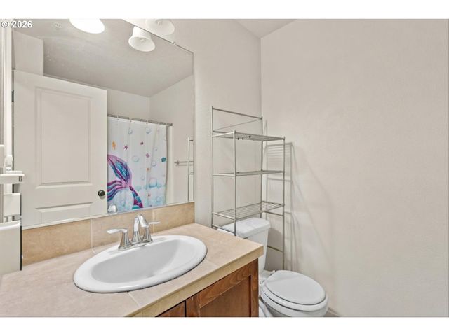 8648 Ne DELAMERE Way, Hillsboro, OR 97006