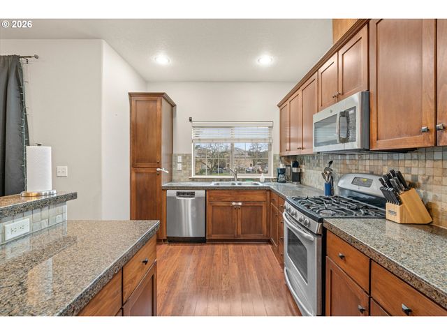 8648 Ne DELAMERE Way, Hillsboro, OR 97006