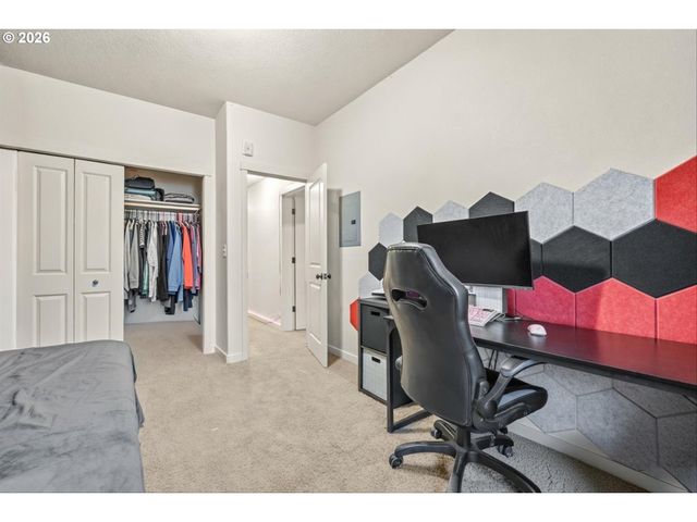 8648 Ne DELAMERE Way, Hillsboro, OR 97006