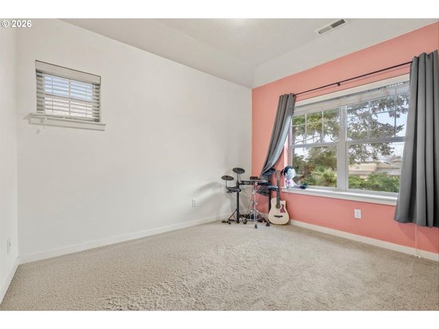 8648 Ne DELAMERE Way, Hillsboro, OR 97006