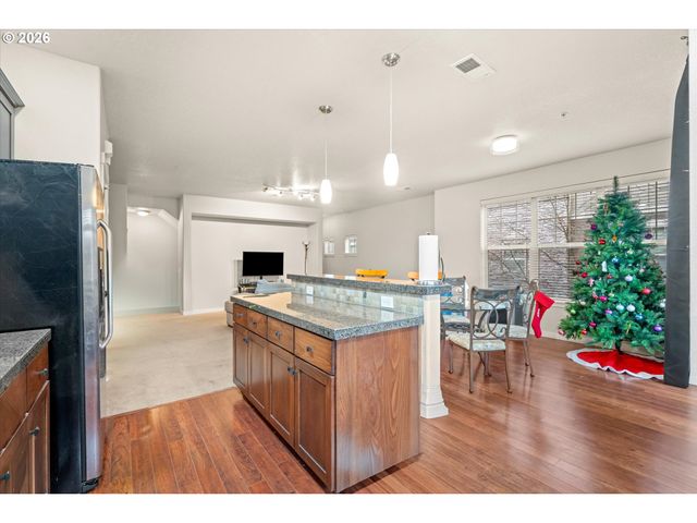 8648 Ne DELAMERE Way, Hillsboro, OR 97006