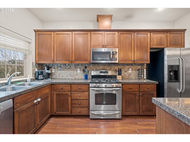 8648 Ne DELAMERE Way, Hillsboro, OR 97006