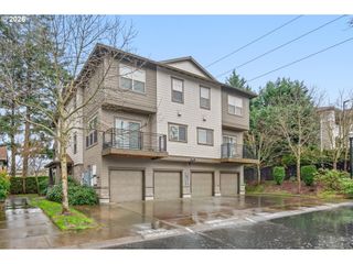 8648 Ne DELAMERE Way, Hillsboro, OR 97006