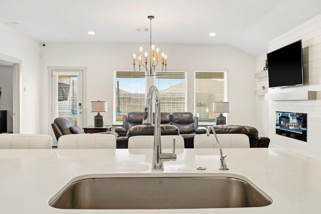 8210 Buck Lane, Rosharon, TX 77583