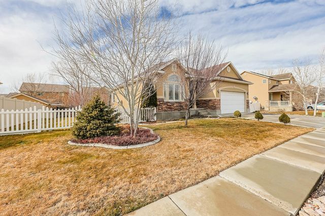 5757 N MAST LN, Stansbury Park, UT 84074